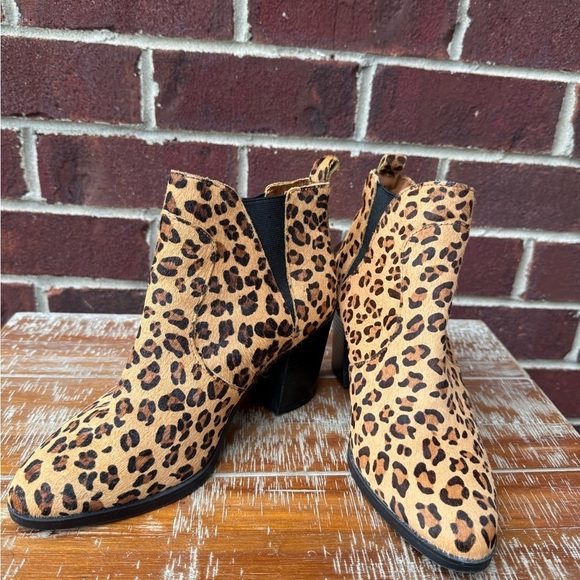 Mia Trinaa Leopard Print Booties - Picture 4 of 12